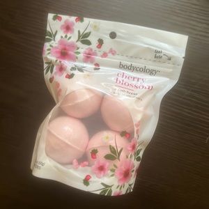 Bath bombs